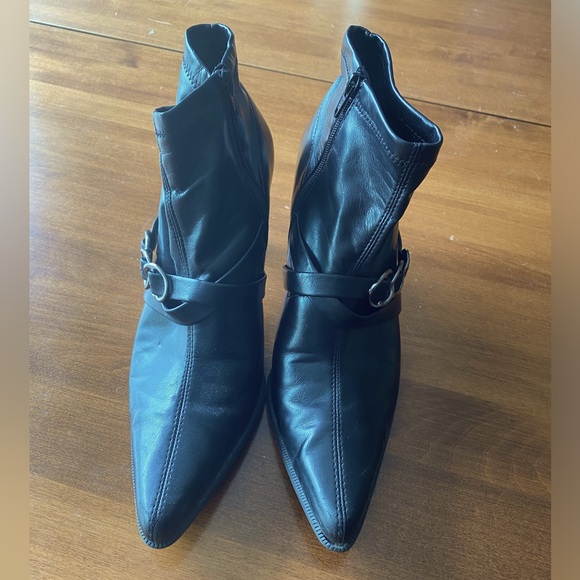 Leather bootie - Picture 2 of 6